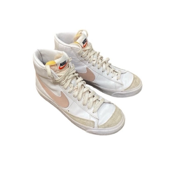 Nike Shoes - NIKE Blazer Mid 77 High Top Sneakers White/Pink Women’s Size 7.5 EUC